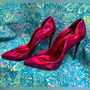 NWOB 39.5 (FEELS LIKE 8.5) Magenta Metallic HOT CHICK Patent Leather Louboutin